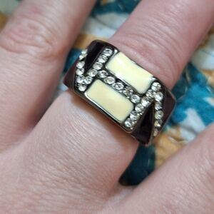 White And Black Rhinestone Enamel Ring Size 7 1/2